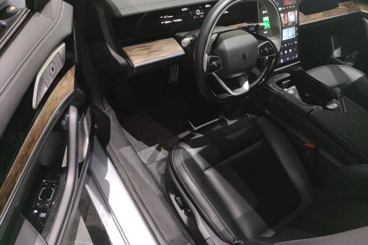 Used NETA S 2023 Pure Electric 520km Rear-Drive Lite Version Driver Seat