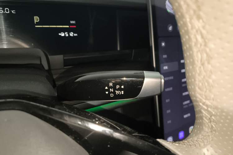 Used NETA S 2023 Pure Electric 520km Rear-Drive Lite Version Gear Lever