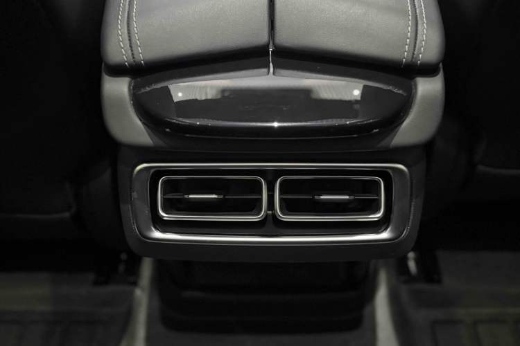 Used NETA S 2023 Pure Electric 520km Rear-Drive Lite Version Interior 11