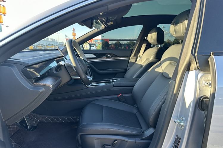 Used NETA S 2023 All-Electric 520 km Range Rear-Drive Version Interior 7