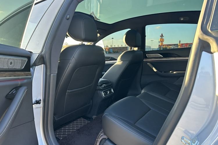 Used NETA S 2023 All-Electric 520 km Range Rear-Drive Version Interior 8