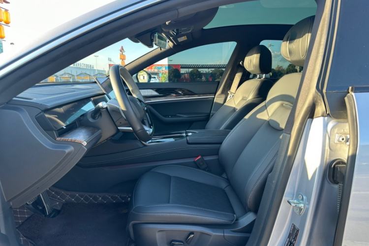 Used NETA S 2023 All-Electric 520 km Range Rear-Drive Version Left Front Seat
