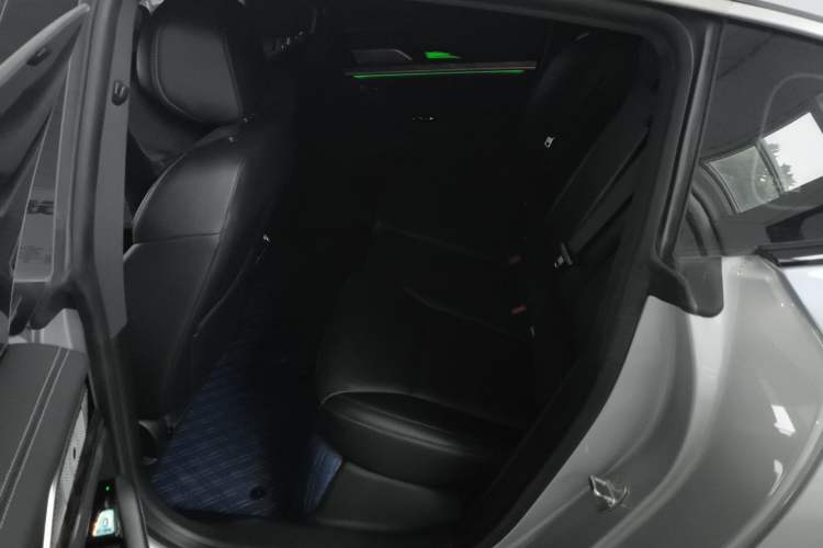 Used NETA S 2023 Pure Electric 520km Rear-Drive Lite Version Left Rear Seat