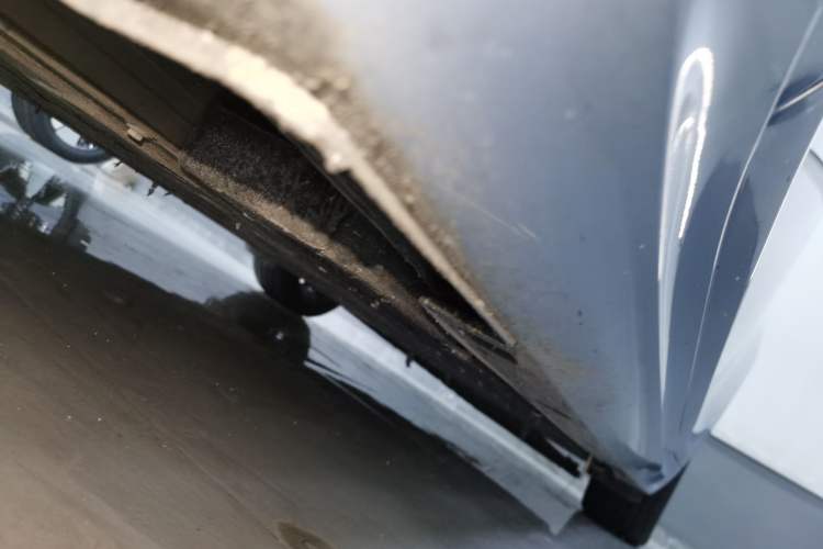 Used NETA S 2023 Pure Electric 520km Rear-Drive Lite Version Left Side Sill