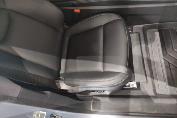 Used NETA S 2023 Pure Electric 520km Rear-Drive Lite Version Right Front Seat
