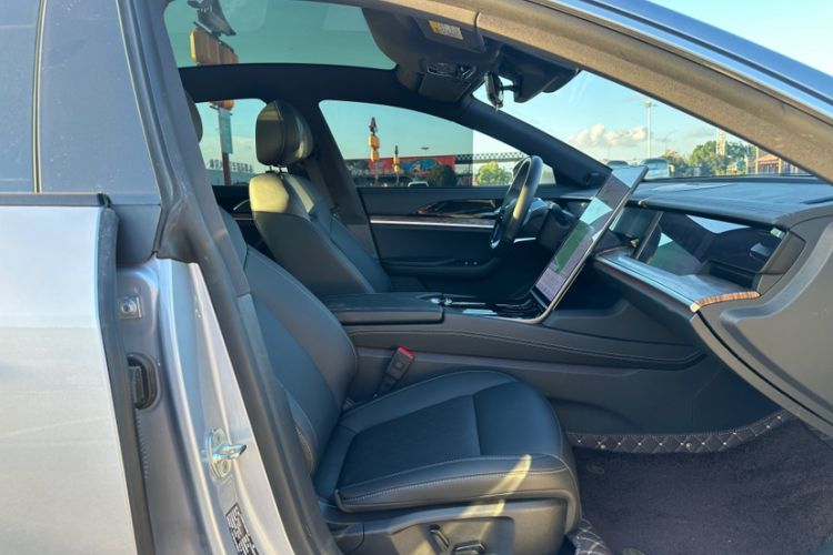 Used NETA S 2023 All-Electric 520 km Range Rear-Drive Version Right Front Seat