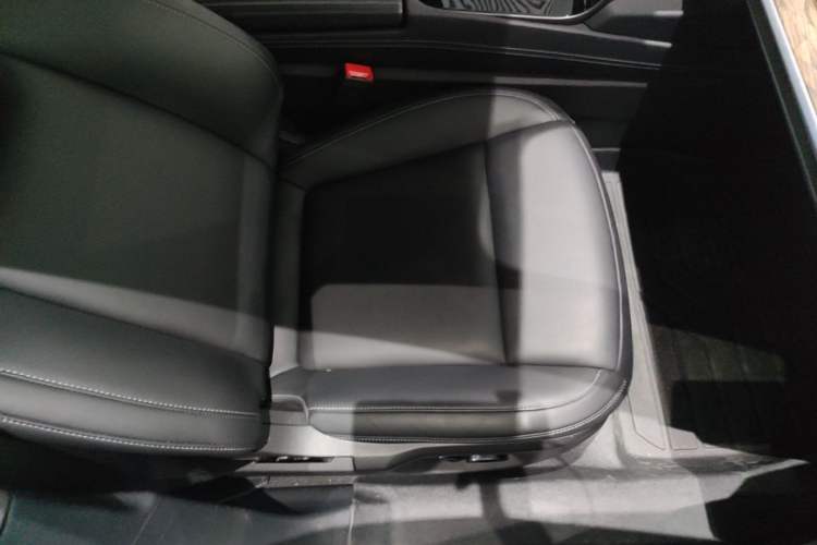 Used NETA S 2023 Pure Electric 520km Rear-Drive Lite Version Right Front Seat