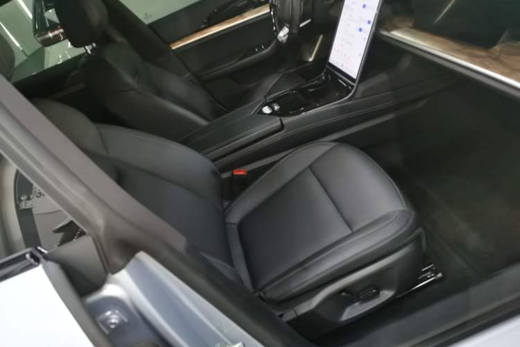 Used NETA S 2023 Pure Electric 520km Rear-Drive Lite Version Right Front Seat