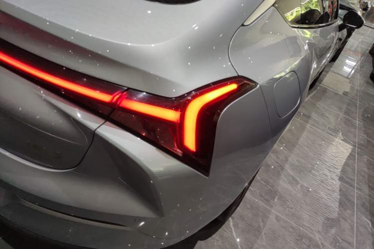 Used NETA S 2023 Pure Electric 520km Rear-Drive Lite Version Right Rear Taillight