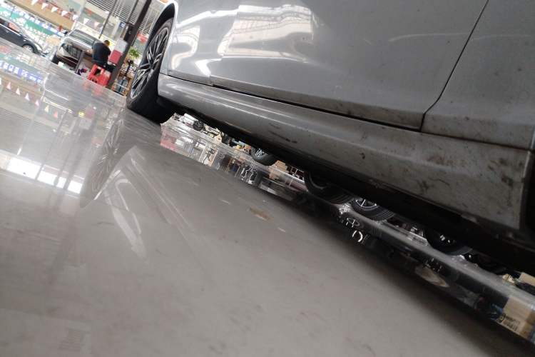 Used NETA S 2023 Pure Electric 520km Rear-Drive Lite Version Right Side Sill