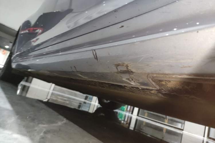 Used NETA S 2023 Pure Electric 520km Rear-Drive Lite Version Right Side Sill