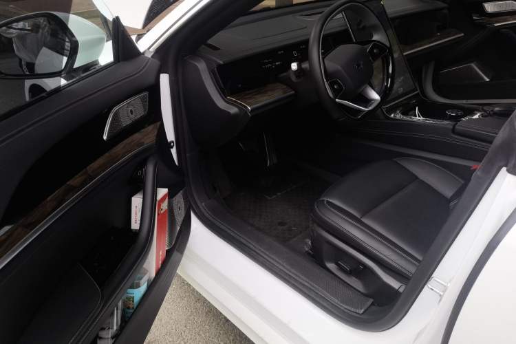 Used NETA S 2023 Pure Electric 520km Rear-Drive Lite Version Driver Seat