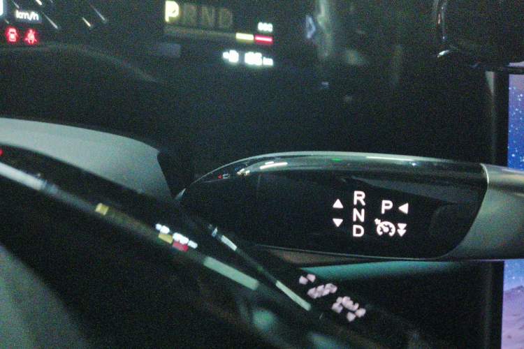 Used NETA S 2023 All-Electric 520 km Range Rear-Drive Version Gear Lever