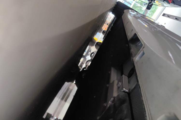 Used NETA S 2023 Pure Electric 520km Rear-Drive Lite Version Left Side Sill
