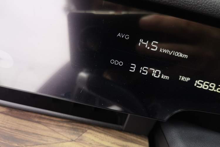 Used NETA S 2023 Pure Electric 520km Rear-Drive Lite Version Odometer Close Up