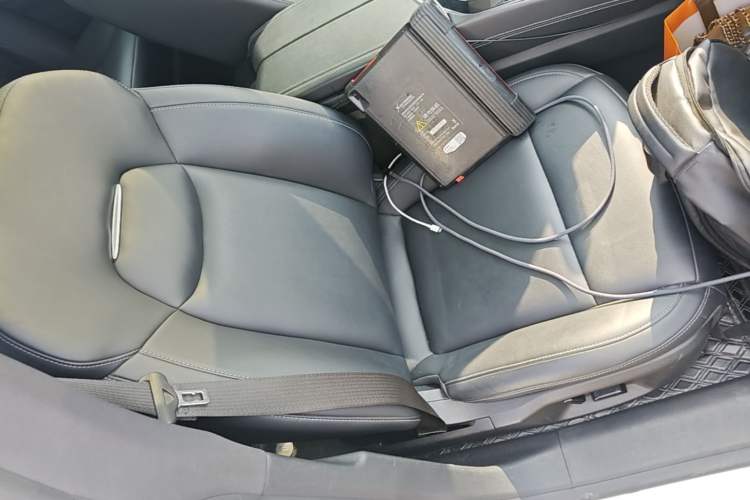 Used NETA S 2023 Pure Electric 520km Rear-Drive Lite Version Right Front Seat