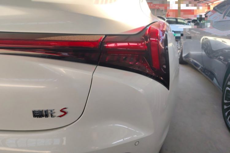 Used NETA S 2023 Pure Electric 520km Rear-Drive Lite Version Right Rear Taillight