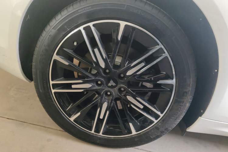 Used NETA S 2023 Pure Electric 520km Rear-Drive Lite Version Right Rear Wheel Hub