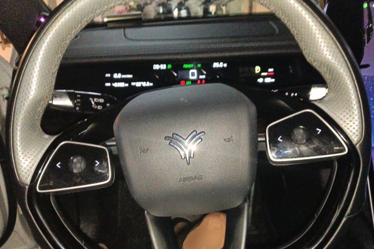 Used NETA S 2023 All-Electric 520 km Range Rear-Drive Version Steering Wheel