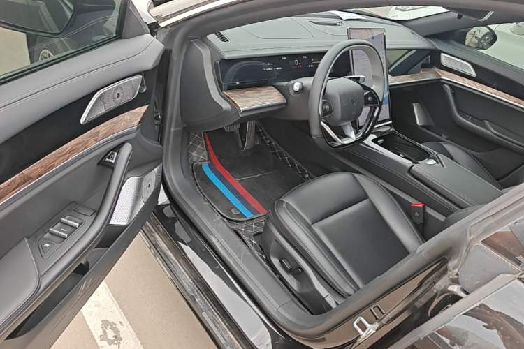 Used NETA S 2024 Range-Extended 1060 Lite Edition Driver Seat
