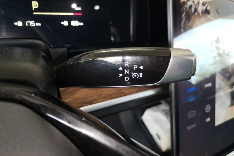 Used NETA S 2024 Extended-Range 1060 Edition Gear Lever