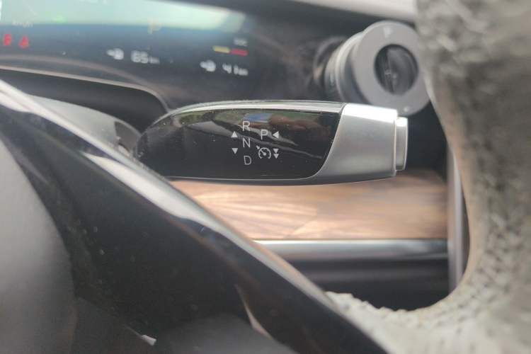 Used NETA S 2024 Extended-Range 1060 Edition Gear Lever