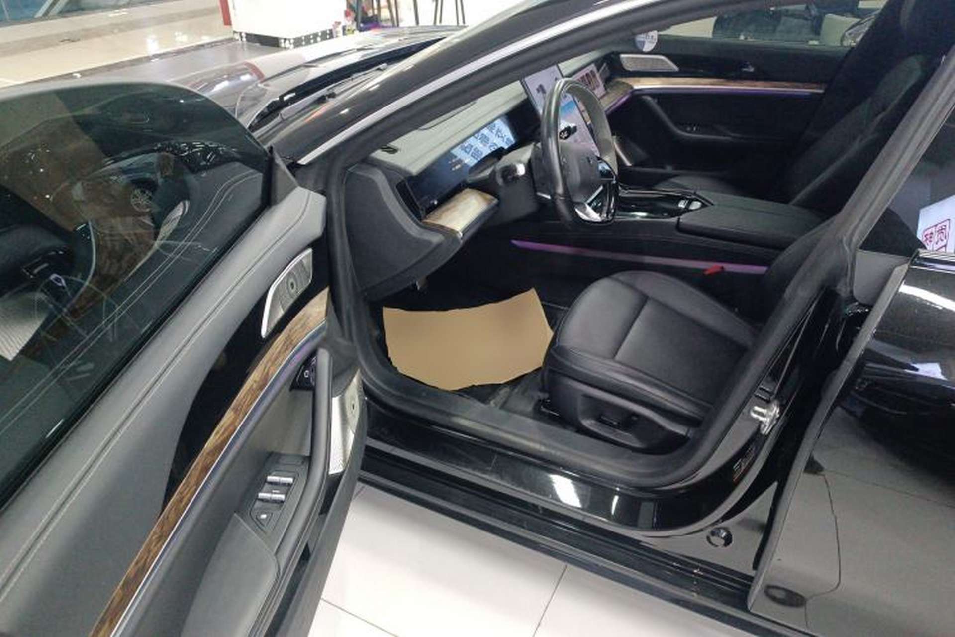 Used NETA S 2024 Revised Version Range-Extended 1060 AR-HUD Edition Interior 3