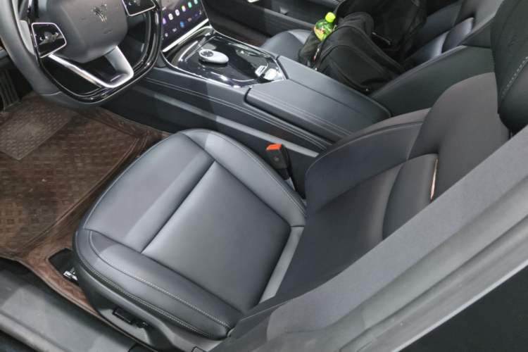 Used NETA S 2024 Pure Electric 520km Rear-Drive Lite Version Left Front Seat