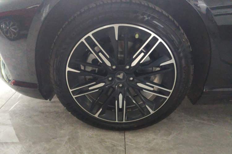Used NETA S 2024 Range-Extended 1060 Lite Edition Left Front Wheel Hub