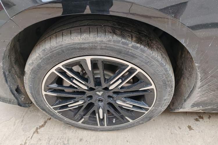 Used NETA S 2024 Range-Extended 1060 Lite Edition Left Front Wheel Hub