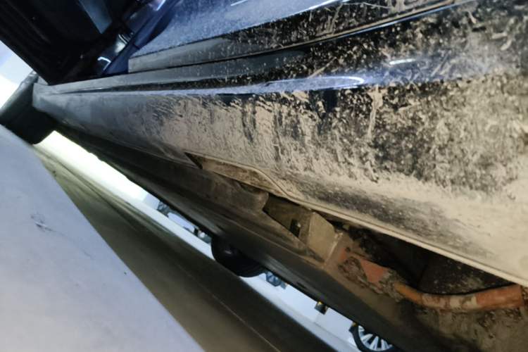 Used NETA S 2024 Range-Extended 1060 Lite Edition Left Side Sill