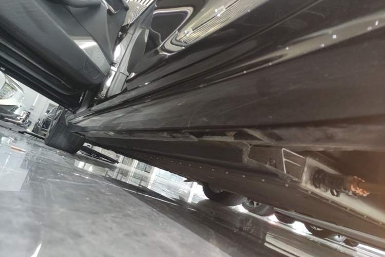 Used NETA S 2024 Range-Extended 1160 Edition Left Side Sill