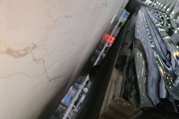 Used NETA S 2024 Pure Electric 520km Rear-Drive Lite Version Left Side Sill