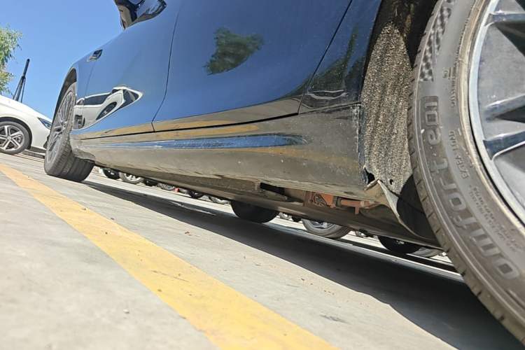 Used NETA S 2024 Range-Extended 1060 Lite Edition Left Side Sill