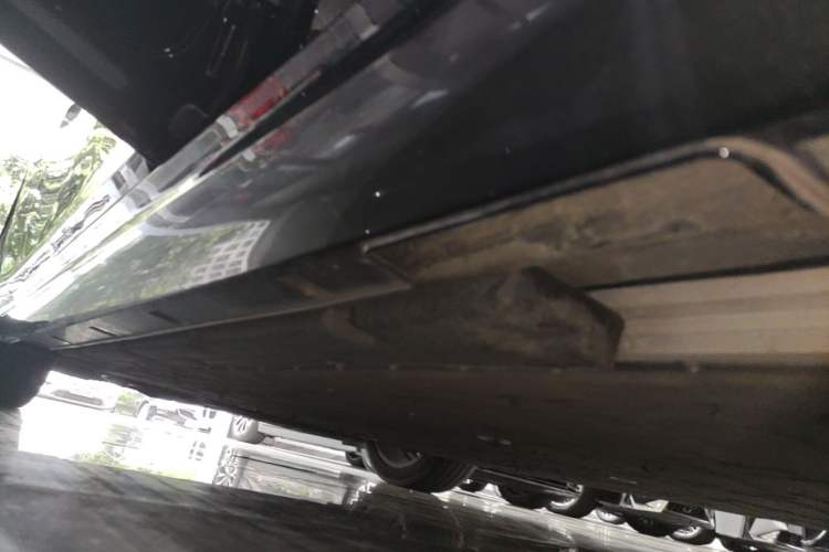 Used NETA S 2024 Pure Electric 520km Rear-Drive Lite Version Left Side Sill