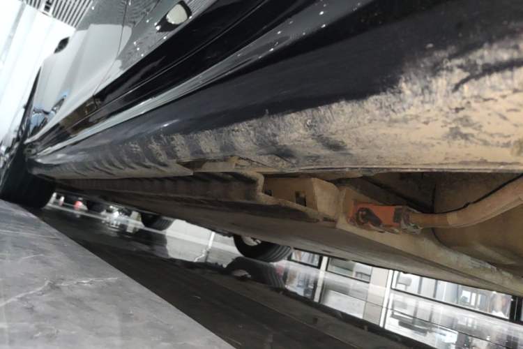 Used NETA S 2024 Range-Extended 1060 Lite Edition Left Side Sill