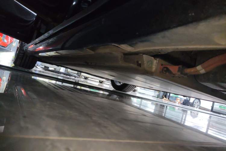 Used NETA S 2024 Range-Extended 1060 Lite Edition Left Side Sill