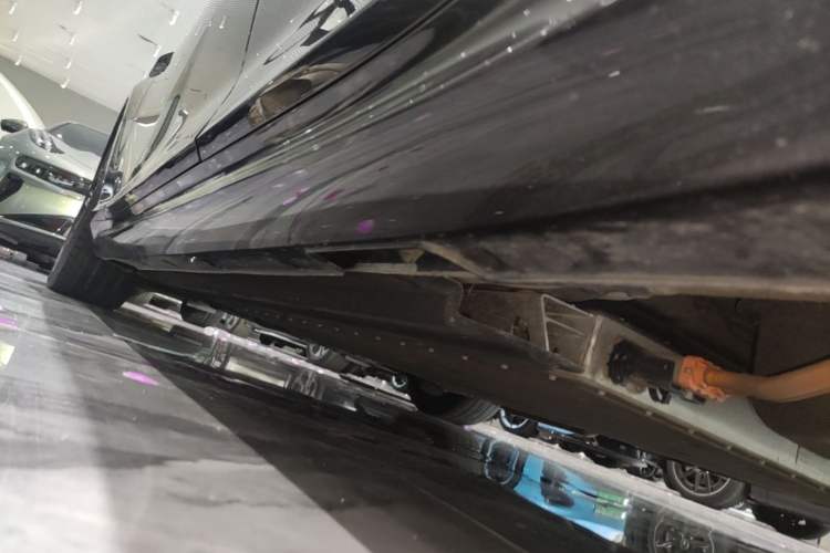 Used NETA S 2024 Range-Extended 1160 Edition Left Side Sill