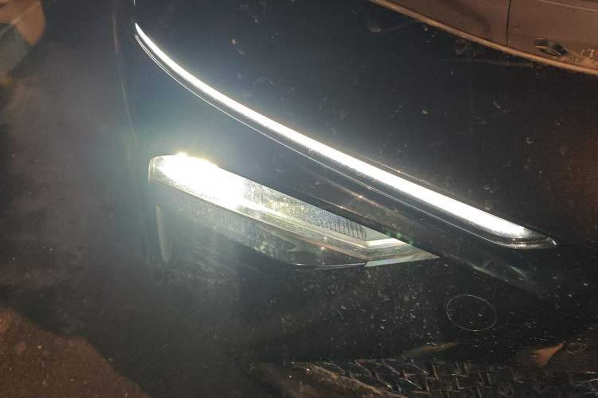 Used NETA S 2024 Extended-Range 1060 Edition Right Front Headlight