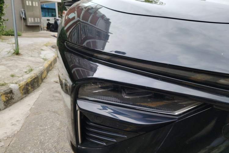 Used NETA S 2024 Pure Electric 520km Rear-Drive AR-HUD Version Right Front Headlight