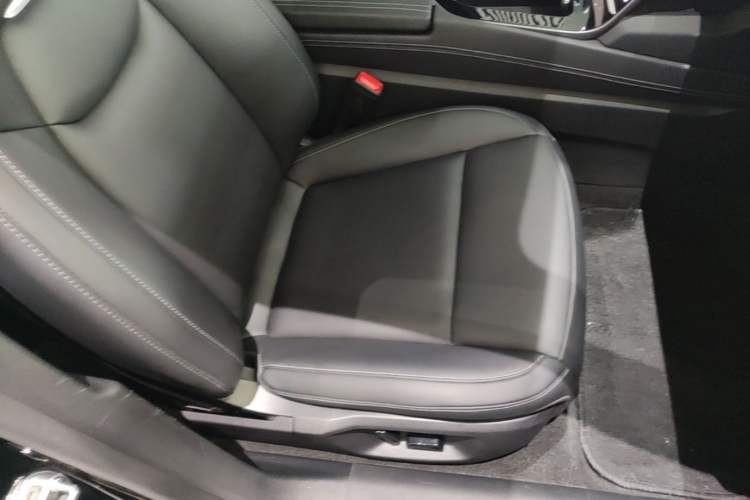 Used NETA S 2024 Pure Electric 520km Rear-Drive Lite Version Right Front Seat