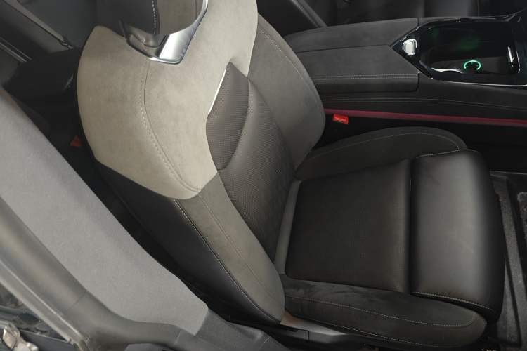 Used NETA S 2024 Range-Extended 1060 Lite Edition Right Front Seat