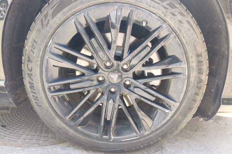 Used NETA S 2024 Range-Extended 1060 Lite Edition Right Front Wheel Hub