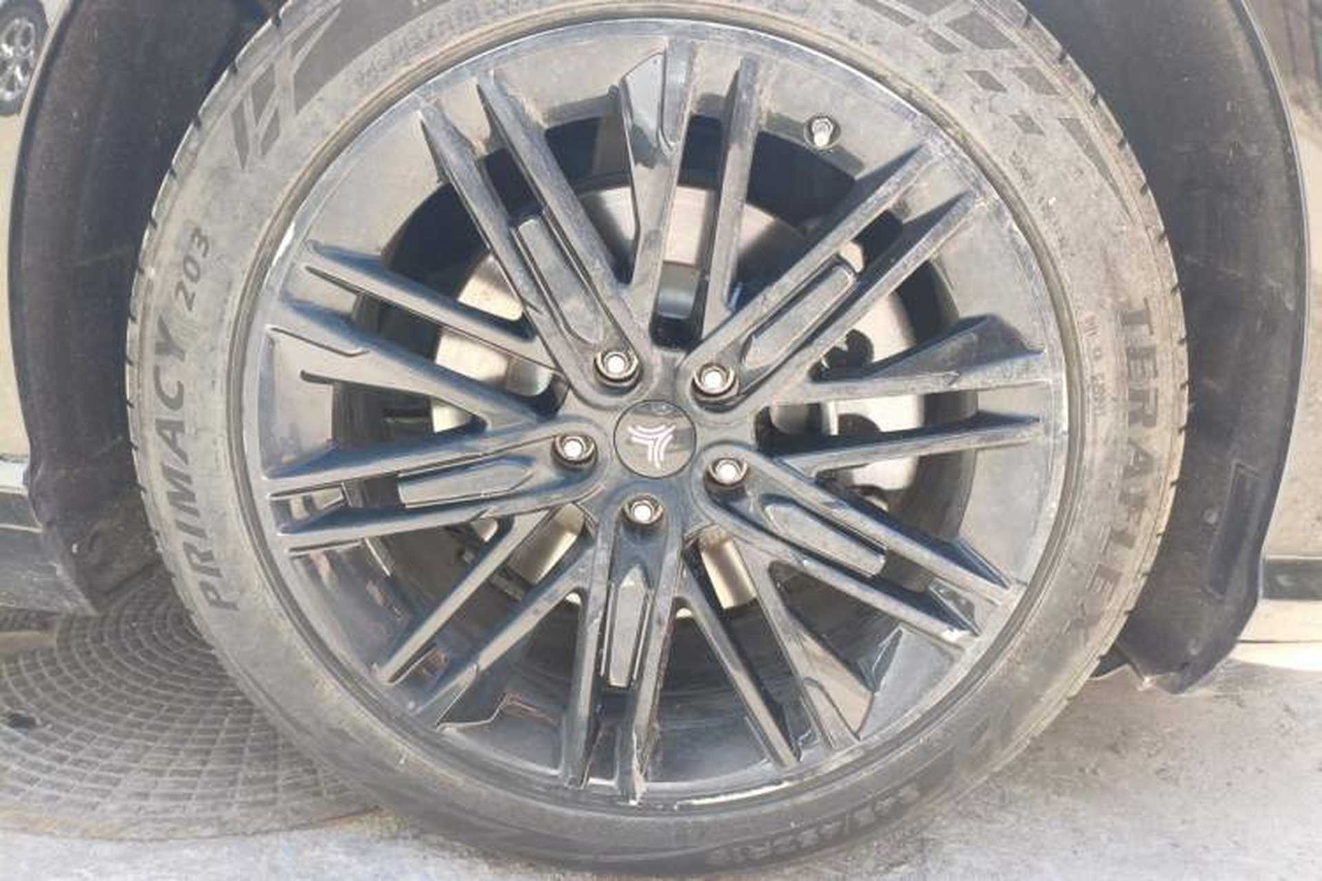 Used NETA S 2024 Range-Extended 1060 Lite Edition Right Front Wheel Hub