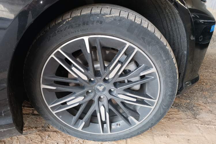 Used NETA S 2024 Extended-Range 1060 Edition Right Front Wheel Hub