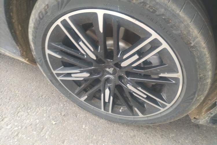Used NETA S 2024 Extended-Range 1060 Edition Right Front Wheel Hub