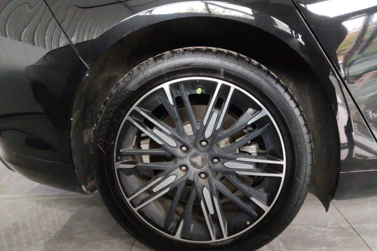 Used NETA S 2024 Range-Extended 1060 Lite Edition Right Rear Wheel Hub