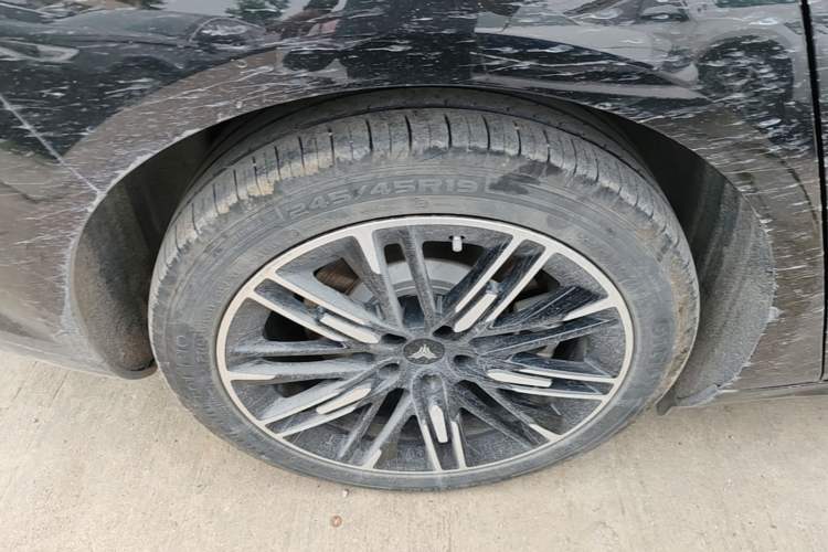 Used NETA S 2024 Range-Extended 1060 Lite Edition Right Rear Wheel Hub