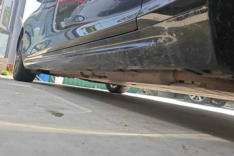 Used NETA S 2024 Range-Extended 1060 Lite Edition Right Side Sill