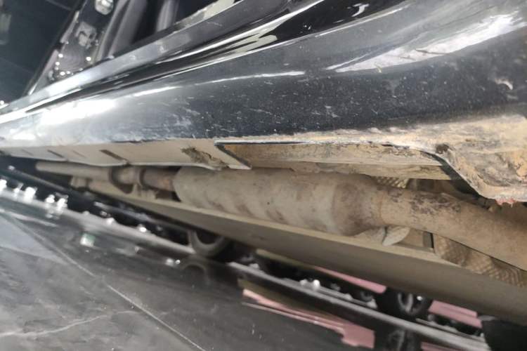 Used NETA S 2024 Range-Extended 1060 Lite Edition Right Side Sill